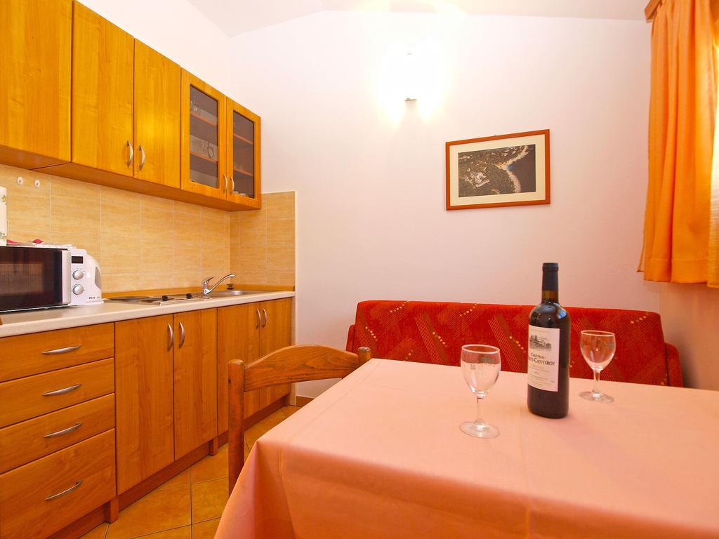 Apartments Lidija 1305 Pula Luaran gambar